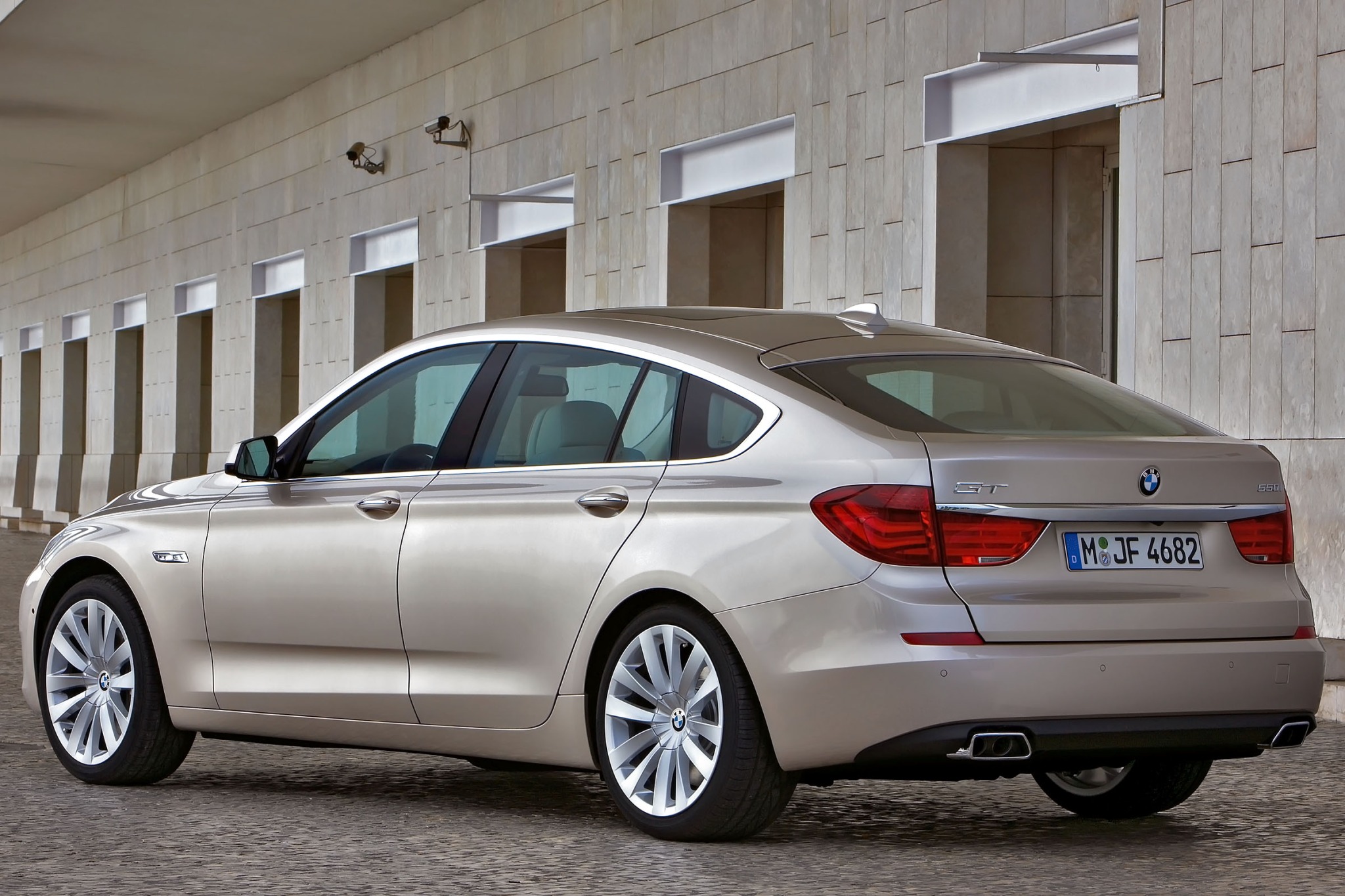 2013 BMW 5-Series Gran Turismo 535i VIN Lookup - AutoDetective